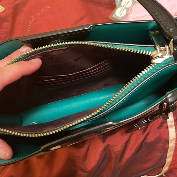 Kate Spade New York Eva Triple Gusset Crossbody. Perfect condition - Picture 3 of 4